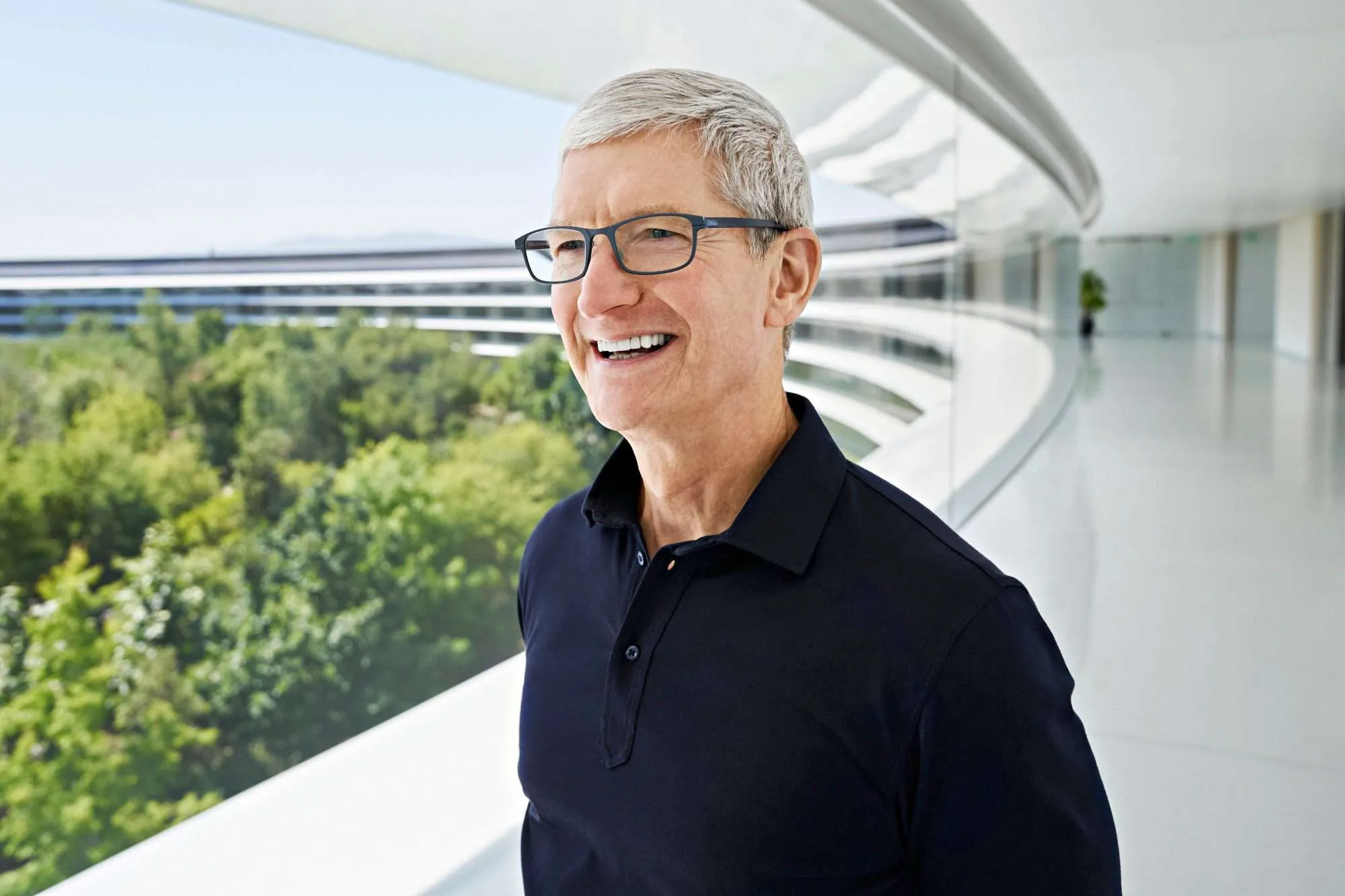 Apple CEO Tim Cook's $1 Million Donation to President-elect Donald Trump's Inauguration Fund 2 Apple CEO Tim Cook’s $1 Million Donation to President-elect Donald Trump’s Inauguration Fund